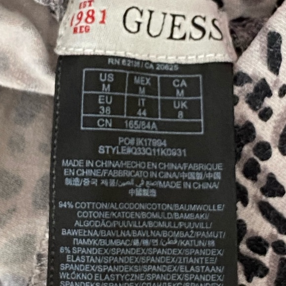 Blank and gray guess pre owned condition - Picture 2 of 11